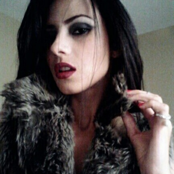 Meet your Posher, Meiryhellen - Picture 1 of 1